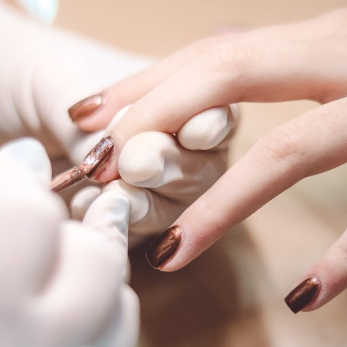 Uñas esculturales y servicios de acrilico